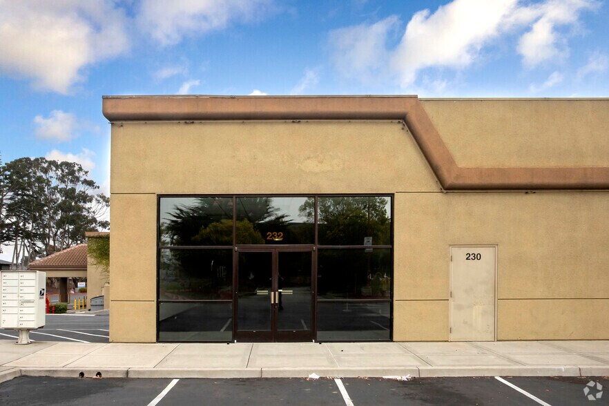 226-232 Reservation Rd, Marina, CA à louer - Photo du bâtiment - Image 3 de 4