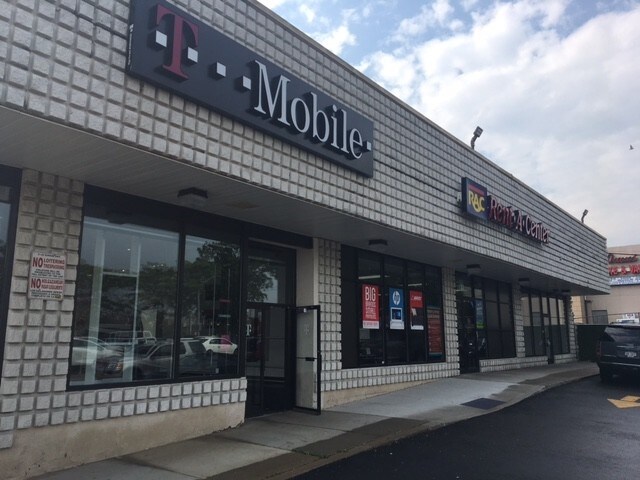 21-25 E Sunrise Hwy, Freeport, NY à louer - Photo du bâtiment - Image 2 de 3