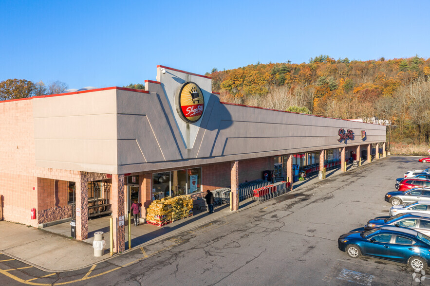 1 Shoprite Blvd, Ellenville, NY à vendre - Photo du bâtiment - Image 1 de 1