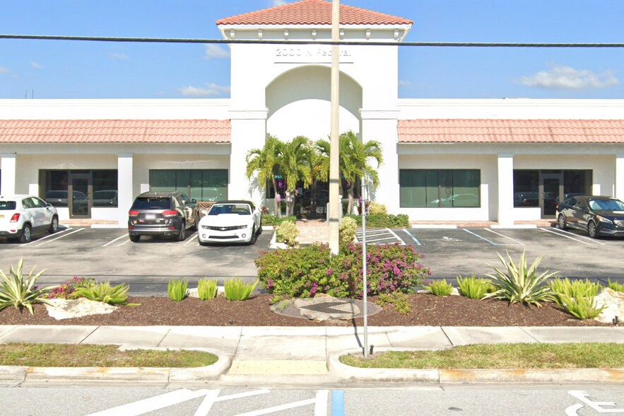 2000 N Federal Hwy, Delray Beach, FL à louer - Photo du bâtiment - Image 1 de 40