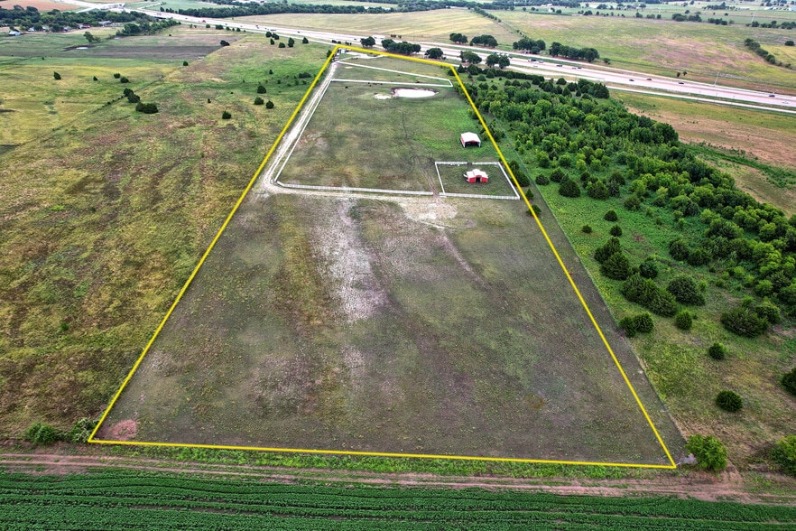 6882 N Interstate Highway 35 E, Waxahachie, TX à vendre - Photo du bâtiment - Image 2 de 21