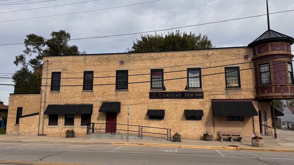 125 N Main St, Burlington, IL à vendre - Photo du bâtiment - Image 3 de 8