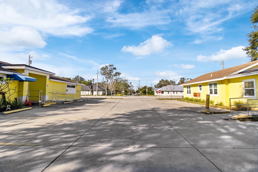 Two Building Portfolio Sale portefeuille de 2 propriétés à vendre sur LoopNet.ca - Photo du bâtiment - Image 3 de 34