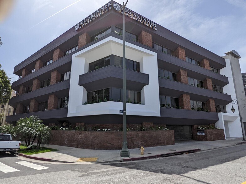 11030 Santa Monica Blvd, Los Angeles, CA à louer - Photo du bâtiment - Image 1 de 10