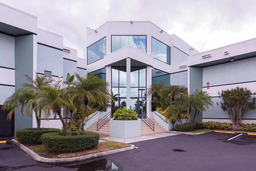 1800 NW 89th Pl, Miami, FL for lease - Building Photo - Image 2 of 44