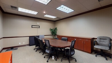 2501 SW Aviation St, Bentonville, AR for lease Building Photo- Image 2 of 6