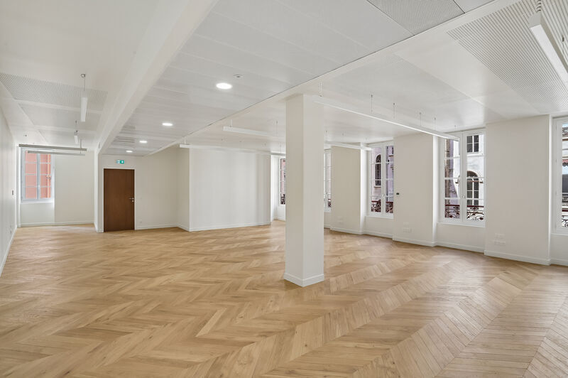 Office in Lyon for lease - Interior Photo - Image 2 of 17