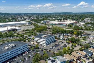 611 River Dr, Elmwood Park, NJ - Aérien Vue de la carte - Image1