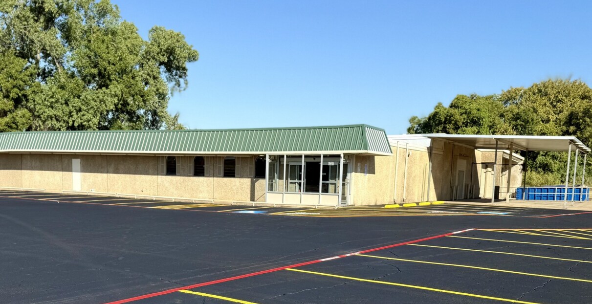 6005 W Pioneer Pky, Arlington, TX à vendre Photo principale- Image 1 de 5