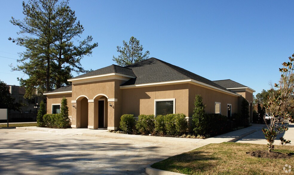 17434 Red Oak Dr, Houston, TX for lease - Primary Photo - Image 1 of 32