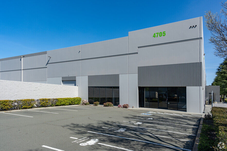 4701-4799 Industrial Way, Benicia, CA for lease - Building Photo - Image 2 of 7