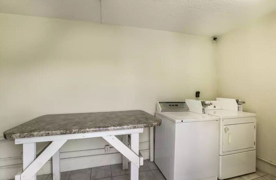 631 E Barbour St, Eufaula, AL à vendre - Photo du bâtiment - Image 3 de 18