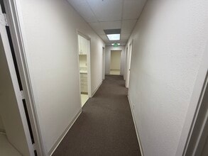 81880 Dr Carreon Blvd, Indio, CA à louer Photo intérieure- Image 2 de 6