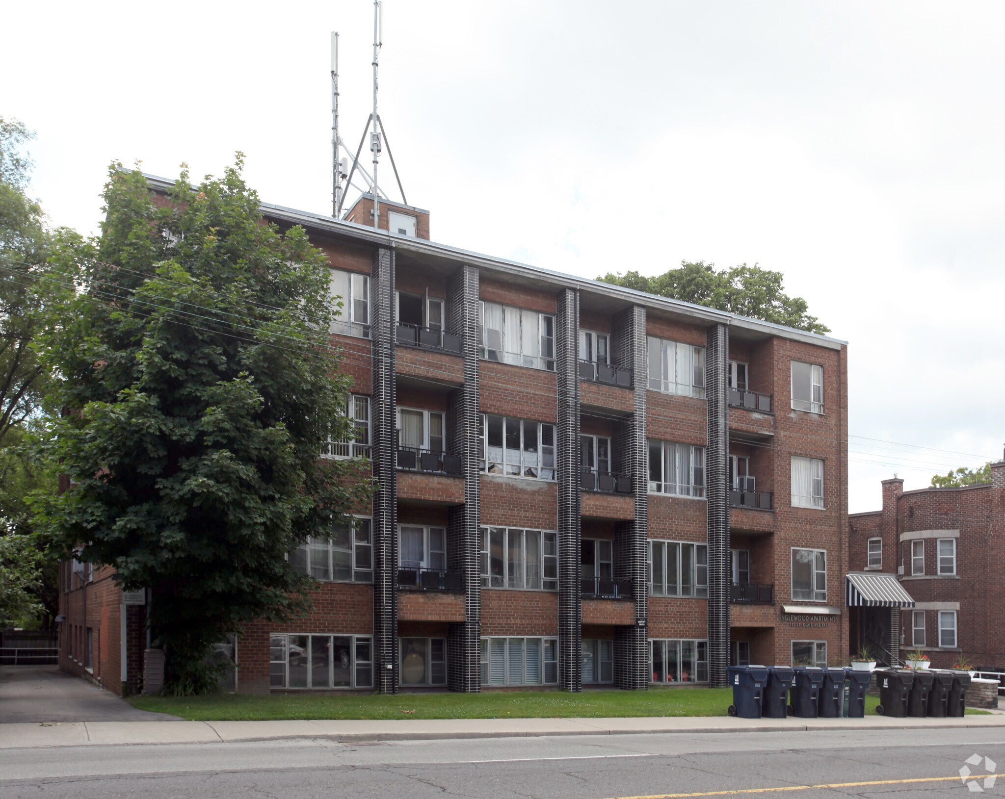 171 St Clair Ave E, Toronto, ON for sale Primary Photo- Image 1 of 1