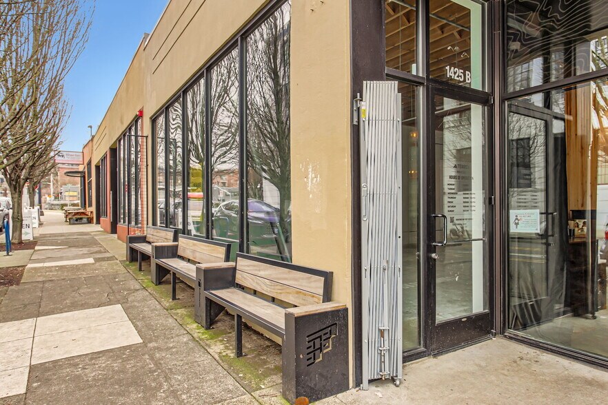 1411-1435 NW Flanders St, Portland, OR à louer - Photo du bâtiment - Image 3 de 12