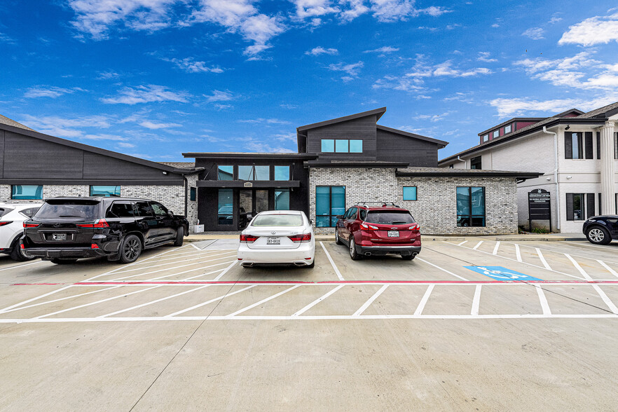 225 Bella Katy Dr, Katy, TX for lease - Building Photo - Image 2 of 34