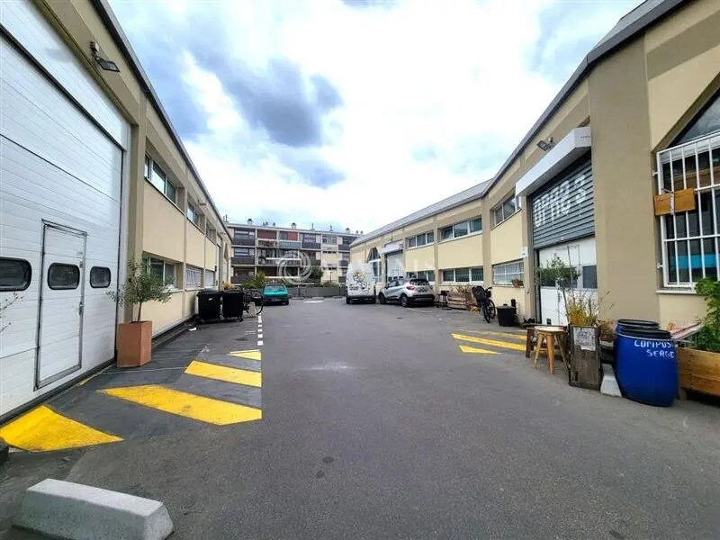 Flex dans Aubervilliers à louer Photo du bâtiment- Image 1 de 7