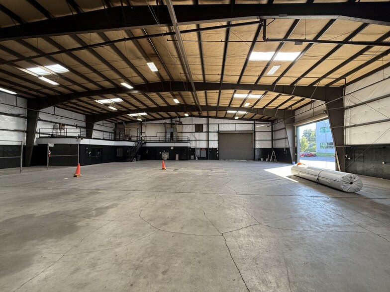 20525 SW Cipole Rd, Tualatin, OR for lease - Interior Photo - Image 2 of 4