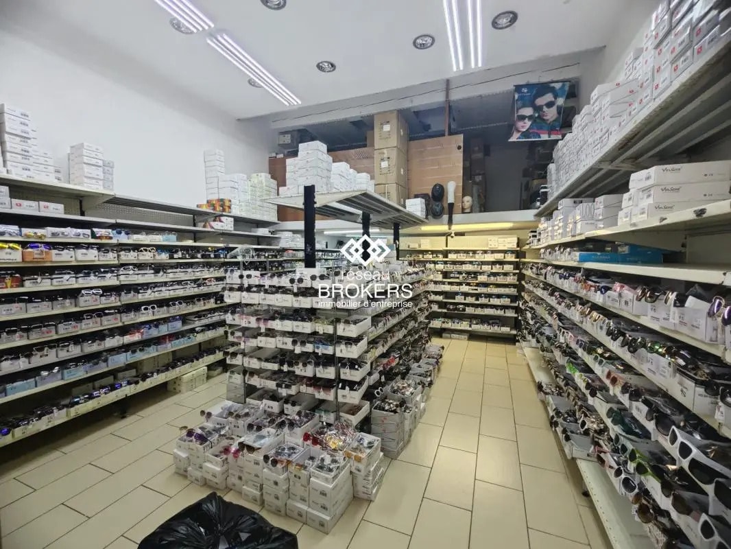 Retail in Marseille for sale Interior Photo- Image 1 of 4