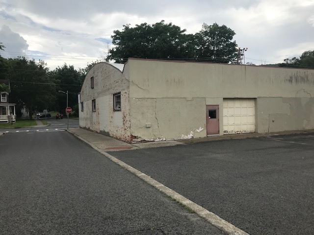 46 Canal St, Ellenville, NY à vendre - Photo du bâtiment - Image 3 de 10