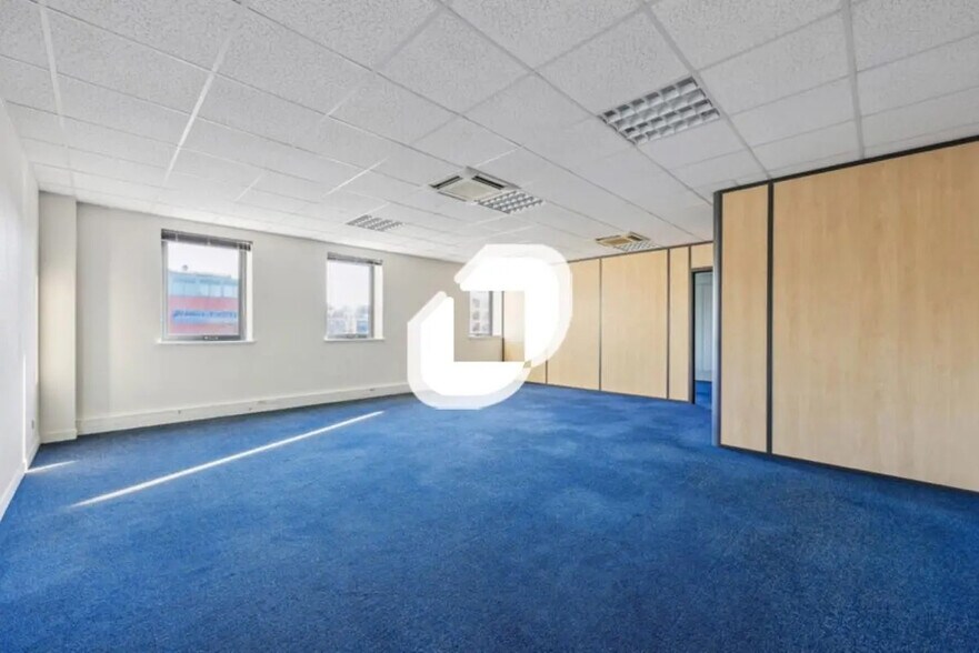 Bureau dans Bussy-Saint-Georges à louer - Photo intérieure - Image 3 de 11