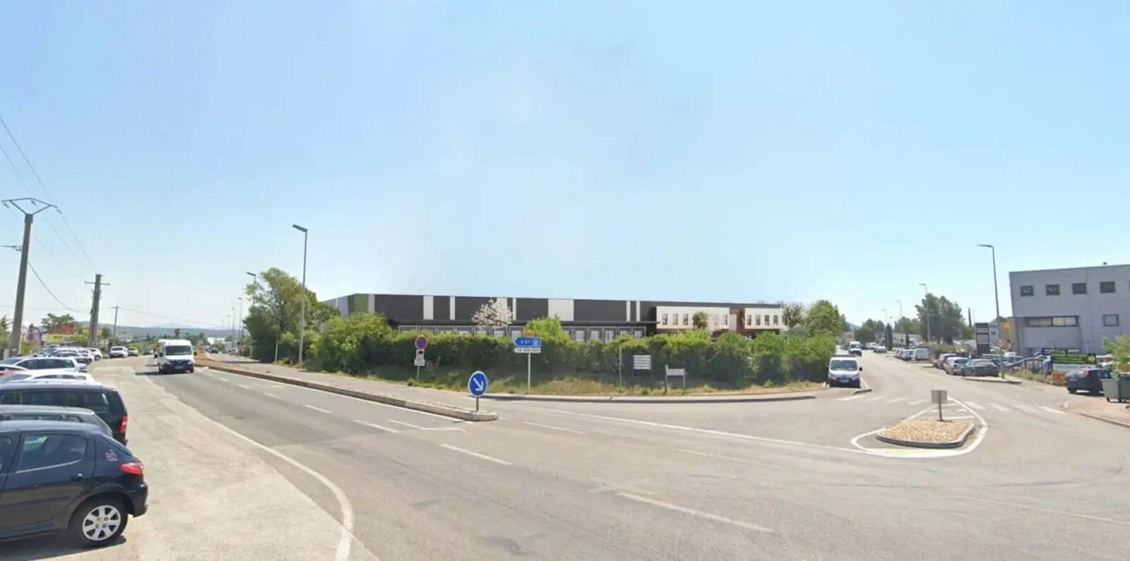 Industrial in La Farlède for lease Building Photo- Image 1 of 8