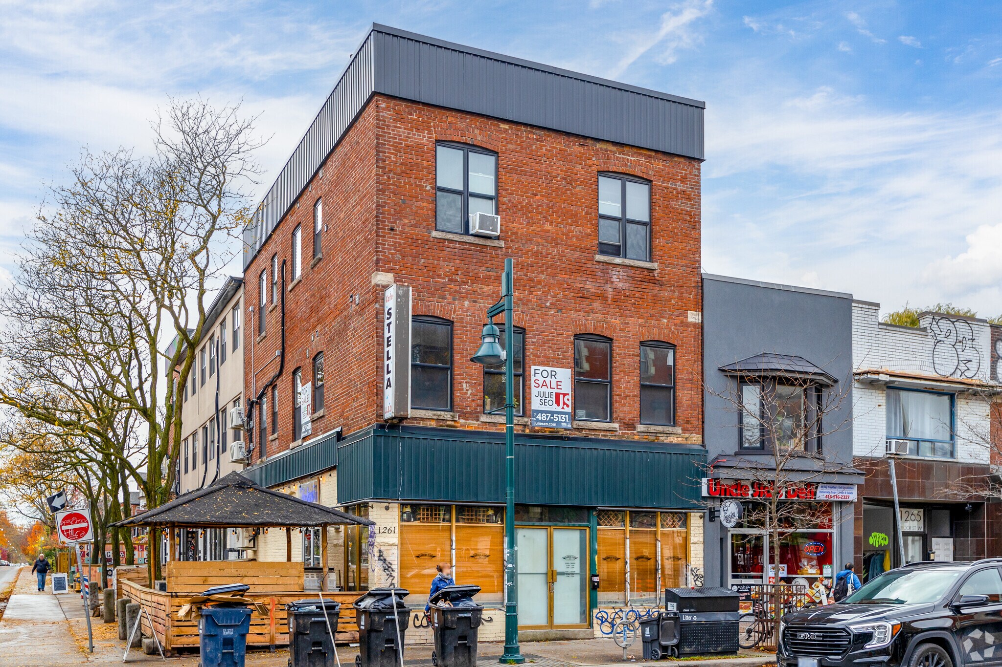 1261 Bloor St W, Toronto, ON for sale Primary Photo- Image 1 of 1