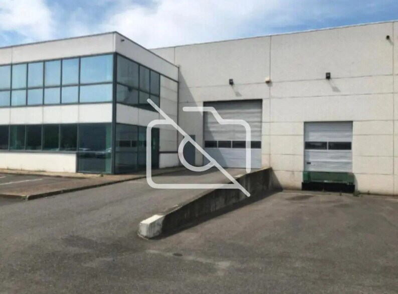 Industriel dans Chilly-Mazarin à louer - Photo du bâtiment - Image 2 de 8