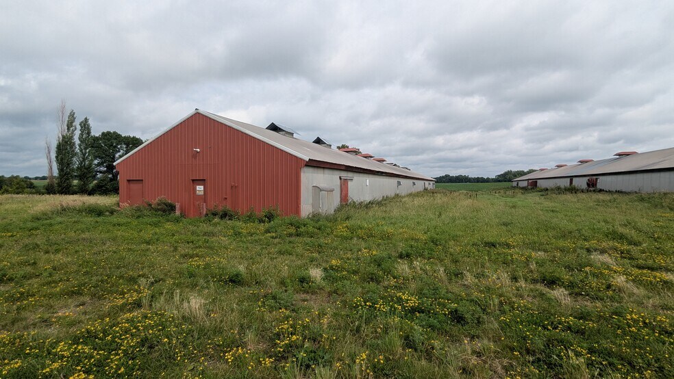62748 MN-7, Hutchinson, MN à vendre - Photo du bâtiment - Image 2 de 22