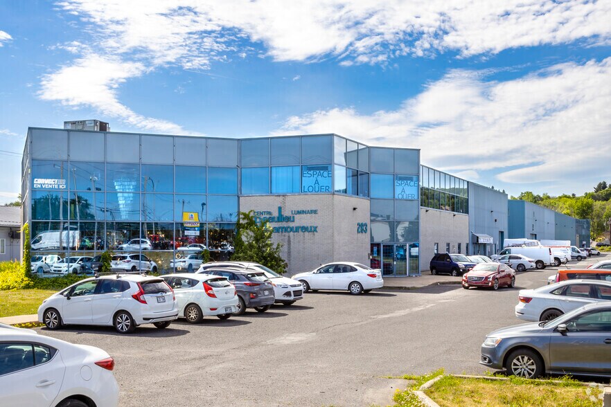 283 Boul Sir-Wilfrid-Laurier, St-Basile-le-Grand, QC à louer - Photo principale - Image 1 de 2