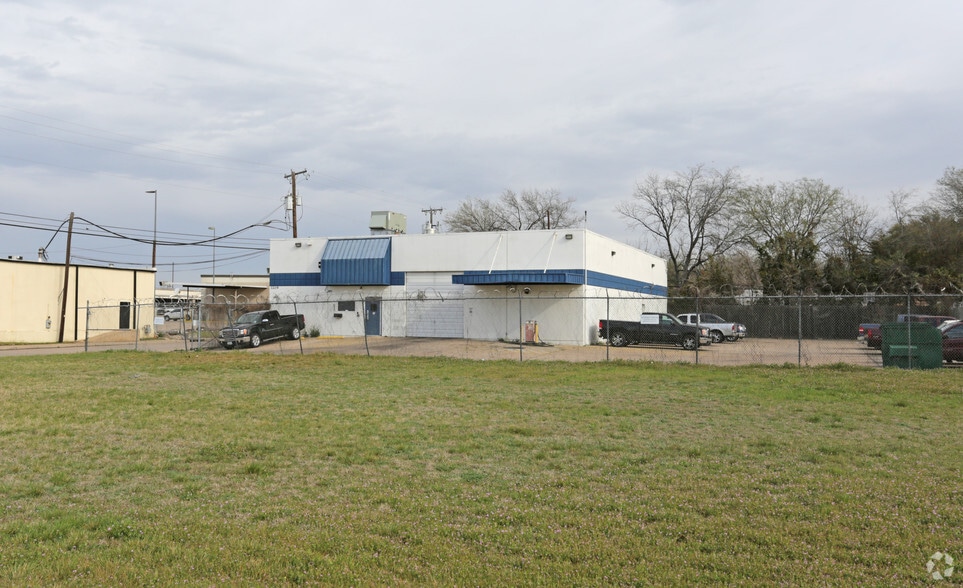 1209 Baurline St, Fort Worth, TX for sale - Building Photo - Image 3 of 3