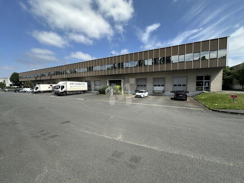 Flex dans Wissous à louer - Photo du bâtiment - Image 2 de 6