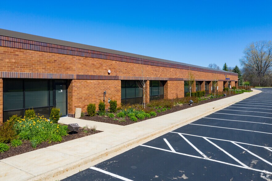 11301 W Lake Park Dr, Milwaukee, WI à vendre - Photo du bâtiment - Image 3 de 11