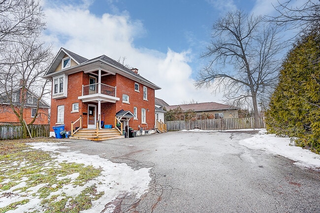 More details for 12 Vincent St, Newmarket, ON - Office for Sale