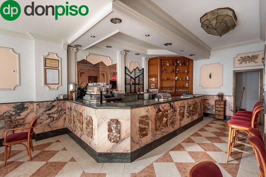 Pdta Francisco Javier Cob, 18, Granada, Granada for sale - Interior Photo - Image 3 of 16