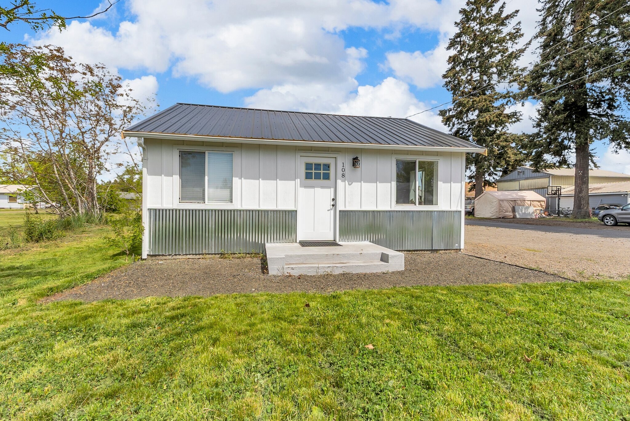 108 Centre S st, Rainier, WA à vendre Photo principale- Image 1 de 1