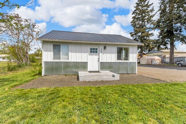 Plus de détails pour 108 Centre S st, Rainier, WA - Commerce de détail à vendre