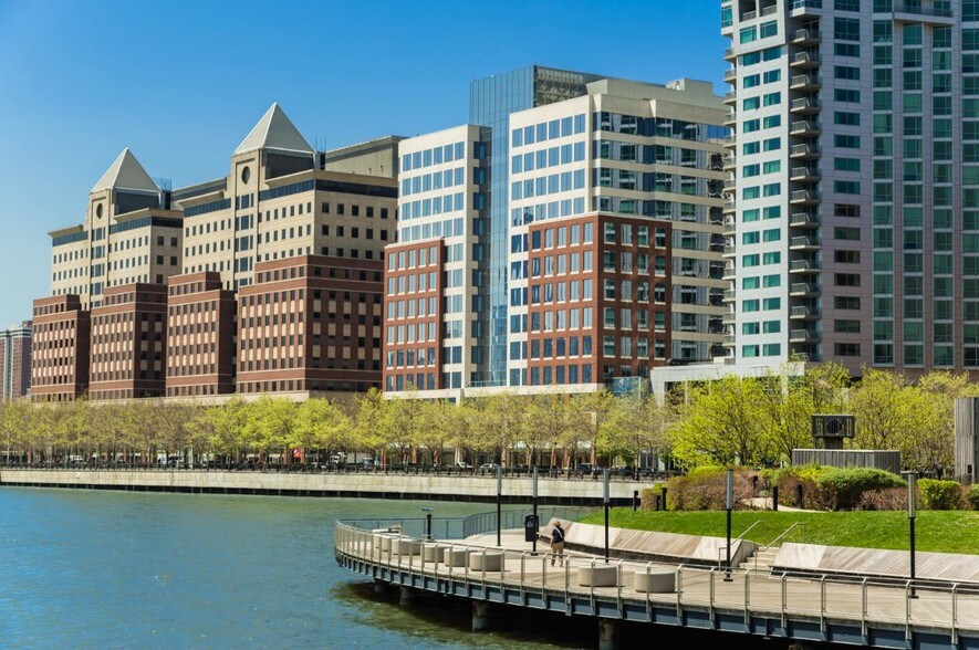 221 River St, Hoboken, NJ for lease - Building Photo - Image 2 of 18
