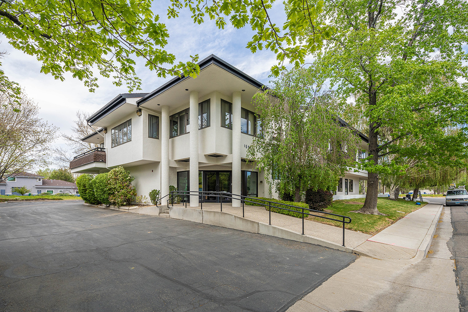 1695 Meadow Wood Ln, Reno, NV for lease Building Photo- Image 1 of 9