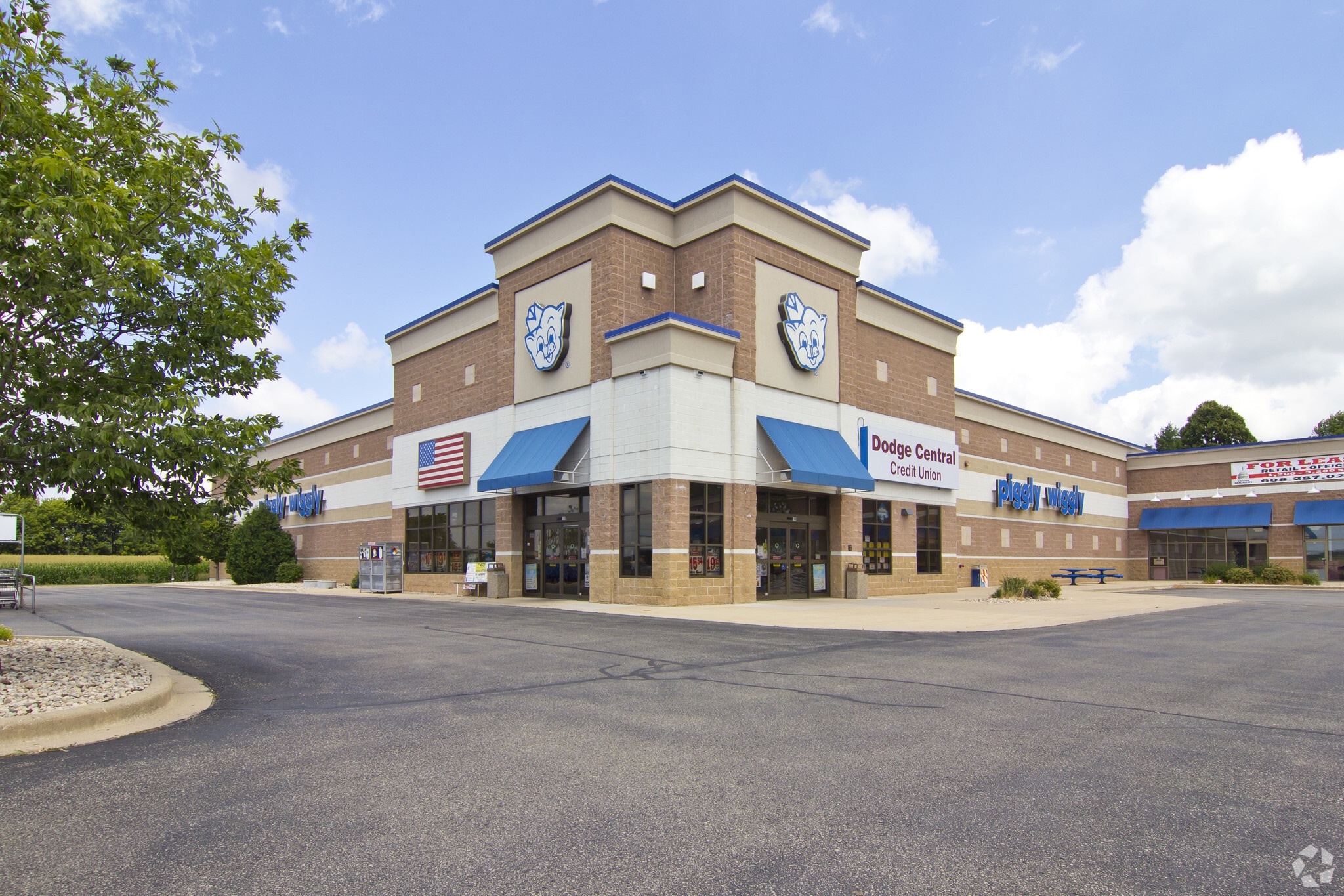 120-180 S Western Ave, Juneau, WI for lease Building Photo- Image 1 of 9