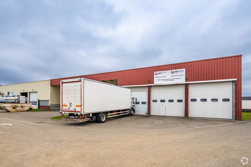 15 Avenue De Montmartin, Corbas for lease - Building Photo - Image 2 of 36