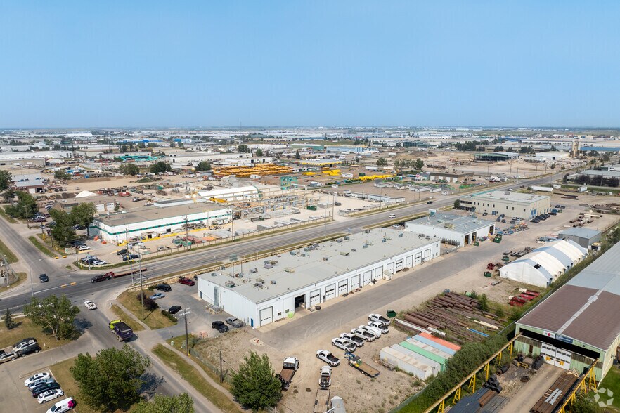 4625 90th Ave SE, Calgary, AB for sale - Aerial - Image 3 of 11