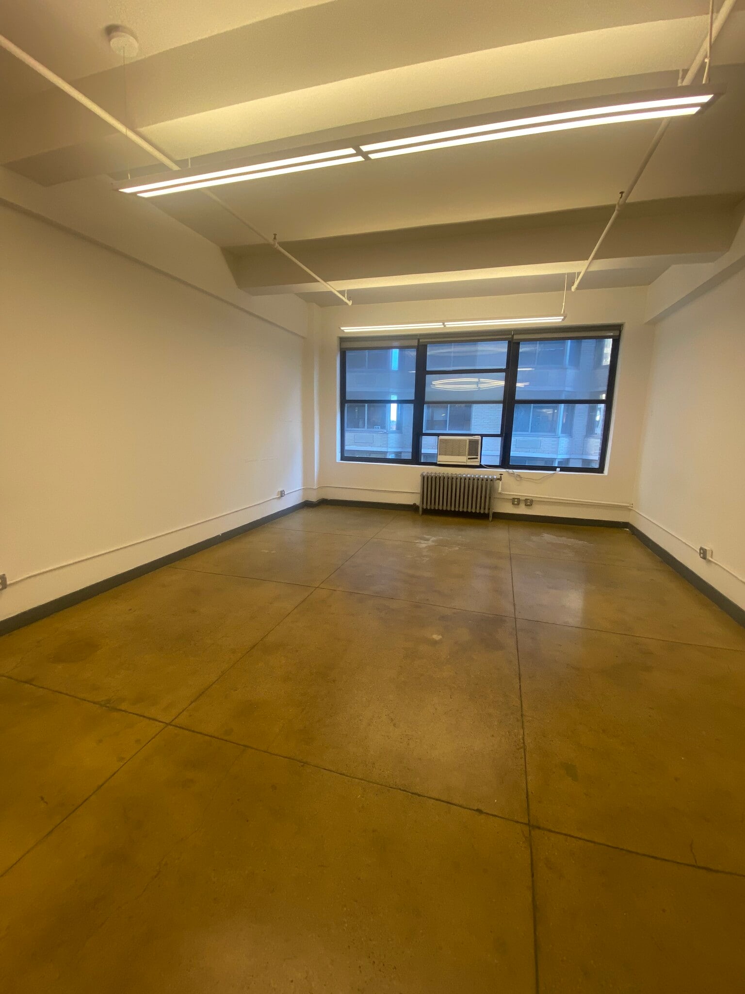 330 W 38th St, New York, NY for lease Interior Photo- Image 1 of 2
