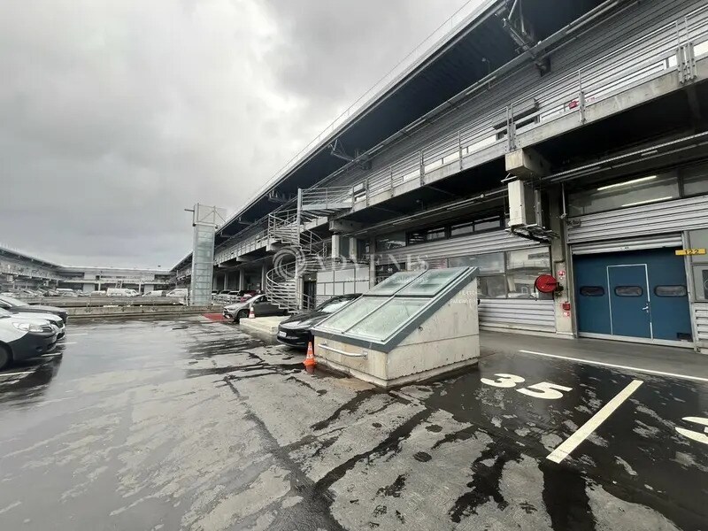 Flex in Pantin for lease Building Photo- Image 1 of 9