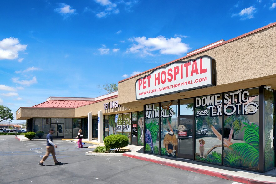 2501-2505 E Palmdale Blvd, Palmdale, CA à louer - Photo du bâtiment - Image 2 de 9