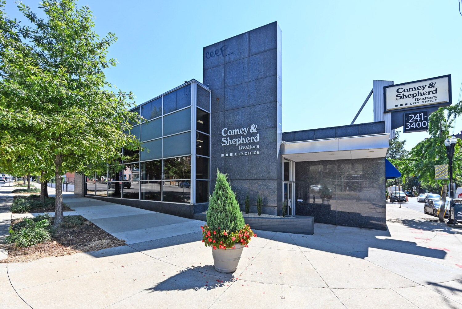 1440 Main St, Cincinnati, OH à vendre Photo du bâtiment- Image 1 de 21