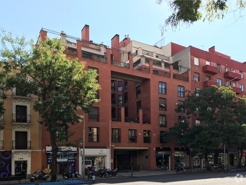 Multifamily in Madrid, Madrid for sale - Building Photo - Image 2 of 2