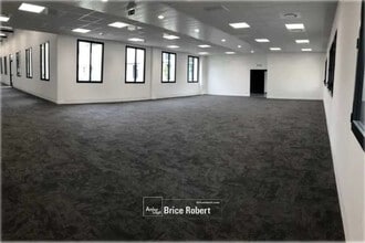 Bureau dans Vénissieux à louer Photo intérieure- Image 2 de 17