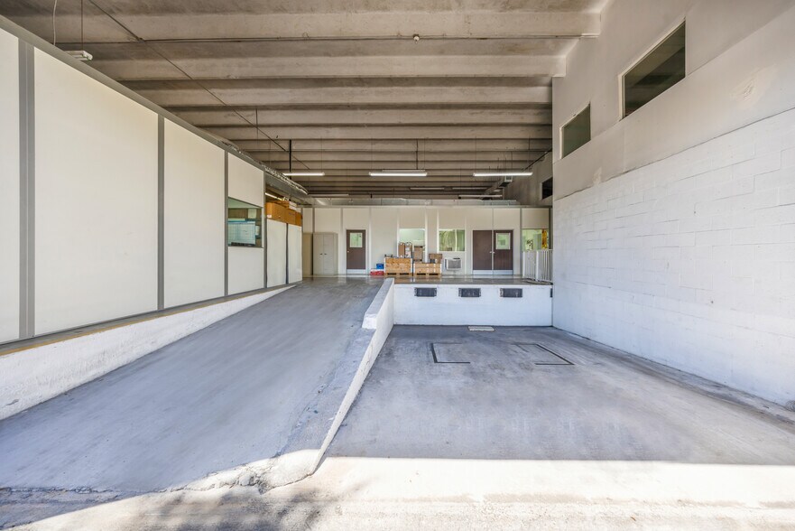 8127 NW 29th St, Miami, FL à vendre - Photo du bâtiment - Image 3 de 27