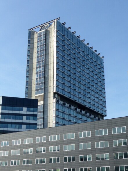 11 Parvis De Rotterdam, Lille à louer - Photo du bâtiment - Image 2 de 13